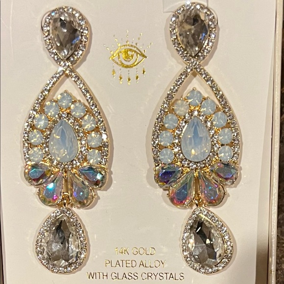 eye candy Jewelry - Eye Candy Chandelier Earrings 14K Gold Plated Crystal &Glass Luxe Collection NIB